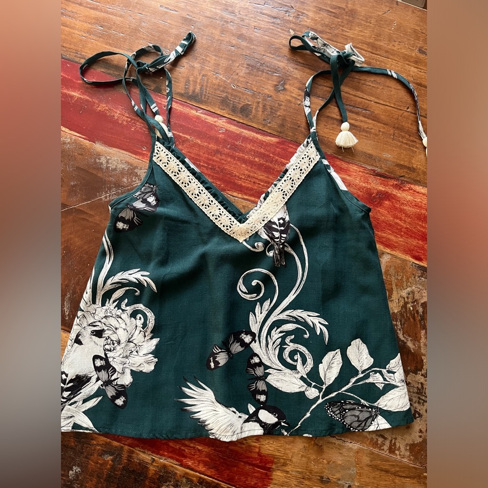 NWT Especia Sonia Green & White XS Cami Lace Detail